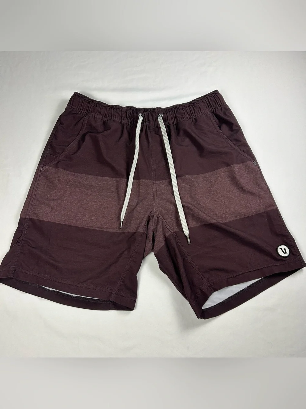 Vuori Banks Hybrid Athletic Shorts Colorblock Burgundy / Brown Men's Size Medium